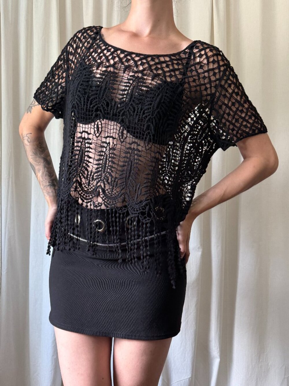 New Directions Black Short Sleeve Crochet Fringe Top Women's Size Large